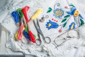 Handmade embroidered napkins with color mulina